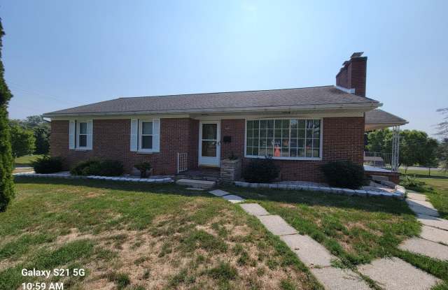 705 Fairview Avenue - 705 Fairview Avenue, Waynesboro, PA 17268