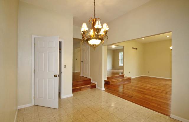 6064 Barkwood Lane Gallery 3