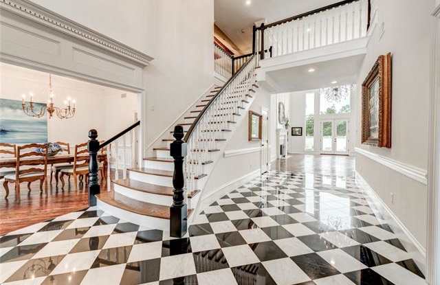 1849 Pearson Crossing Gallery 4