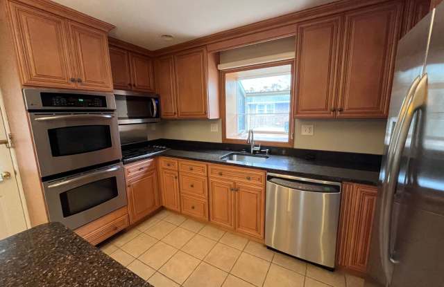 Updated 3-Bedroom Mt. Lebanon Home with 2-Car Garage Gallery 4