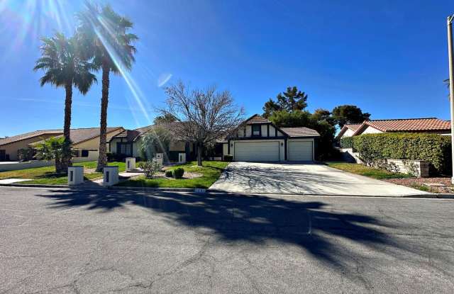 Green Valley Luxury Single Story: Pool, Putting Green, 4 Bedrooms, SOLAR! photos photos