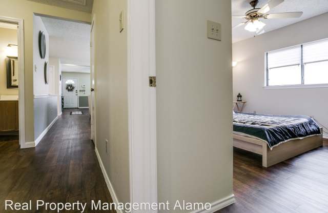 9726 Kashmir Dr Gallery 3