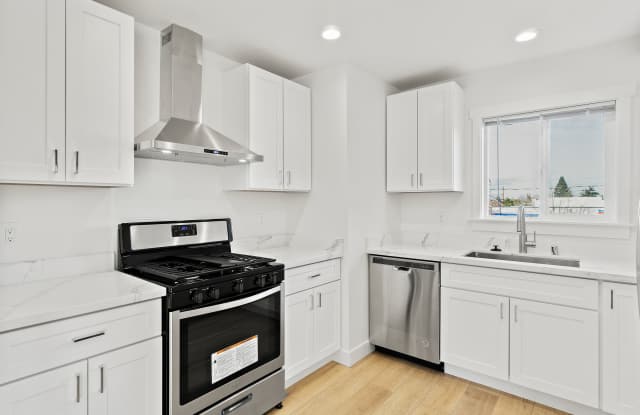 2611 41st Avenue Southwest#C - 2611 41st Avenue Southwest, Seattle, WA 98116