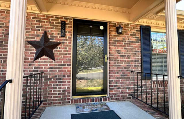 Exclusively Offered By Muse Realty Rentals, LLC Gallery 4