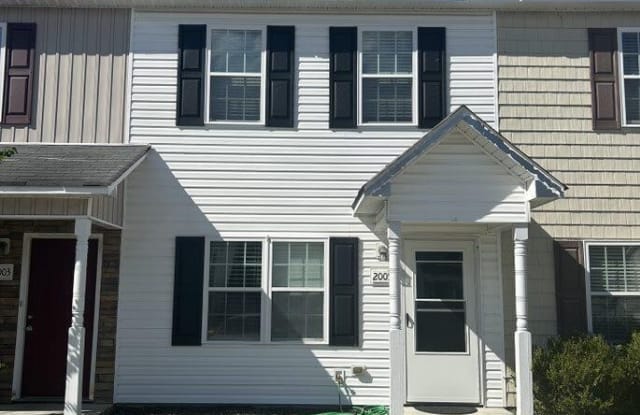 2005 Banister Loop - 2005 Banister Loop, Jacksonville, NC 28546