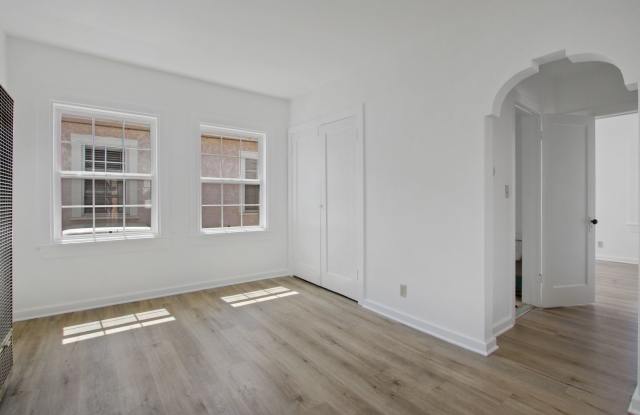 Charming 1-Bedroom Apartment in a Quiet Duplex photos photos