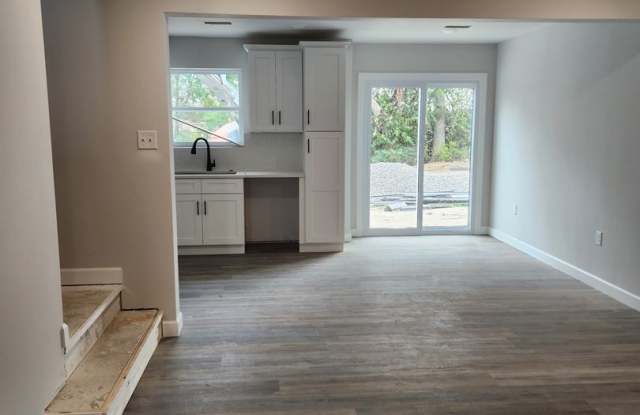 91 SE 381 RD - BRYSON LAKE Gallery 3