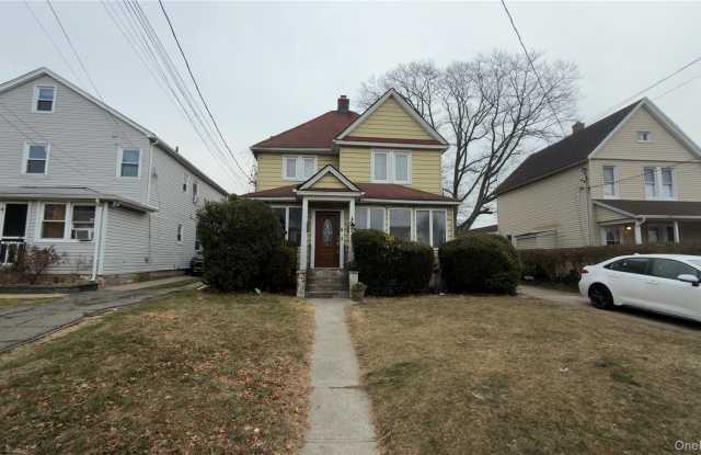 225 Church Street unit: 2 photos photos