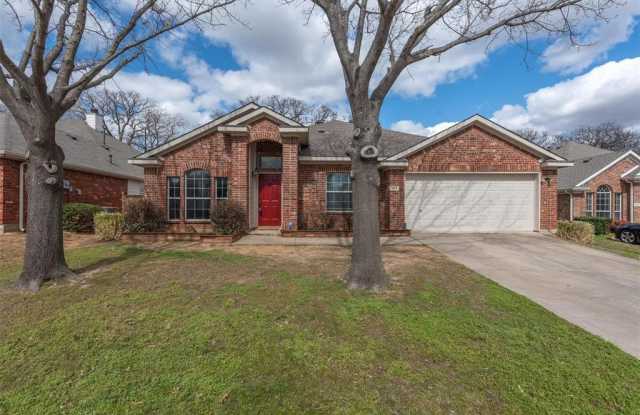 905 Stoneway Drive - 905 Stoneway Drive, Denton, TX 76210