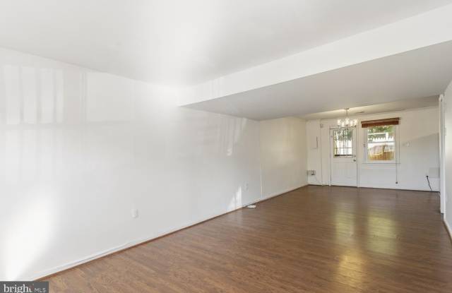 1397 POTOMAC HEIGHTS Drive Gallery 3