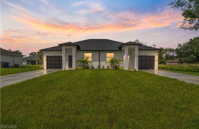 Charming 3BR Duplex in Lehigh Acres photos photos