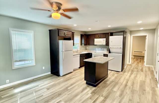 222 West Broadway Avenue - 3 photos photos