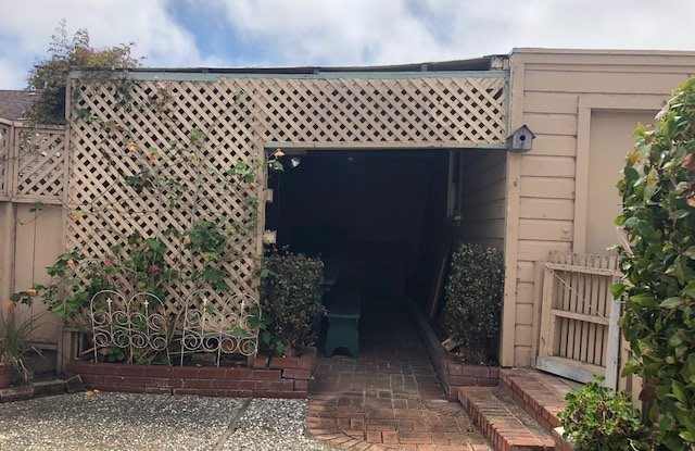 Great 3 Bedroom 2 Bath House in Old Town Monterey Gallery 4