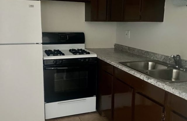 5917 N Kenmore Ave - 5917 North Kenmore Avenue, Chicago, IL 60660