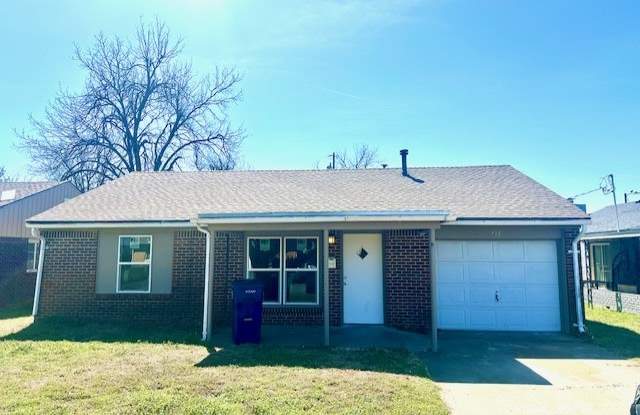 715 W Wood St photos photos