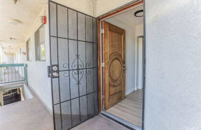 317 West Acacia #4 Gallery 3