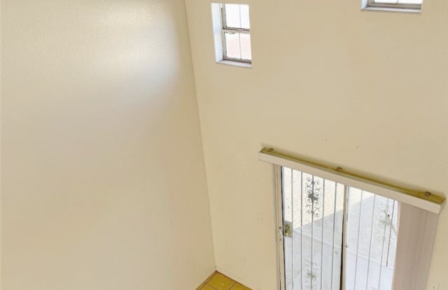 6168 Bluehill Avenue Gallery 4