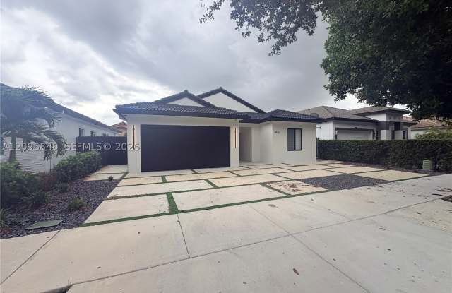 8932 NW 149th Ter Gallery 1