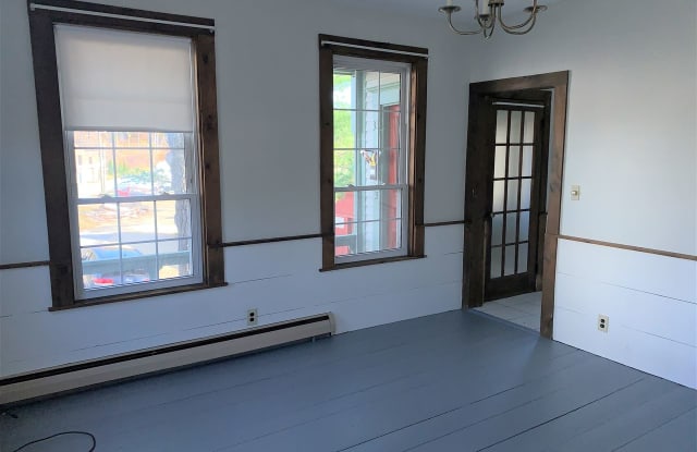 33 Portland Avenue Gallery 2