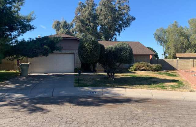 Spacious 3 Bed 2.5 Bath in Glendale photos photos