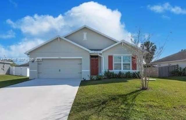 1781 SW Cinema St photos photos