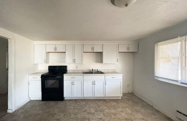 For Rent: 2509 E. 16th St. 3 Bedroom 2 Bathroom Home Pet Friendly Home in Muncie! Gallery 4