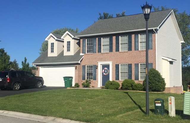 4 Bedroom 2.5 Bath House with 2 Car Garage photos photos