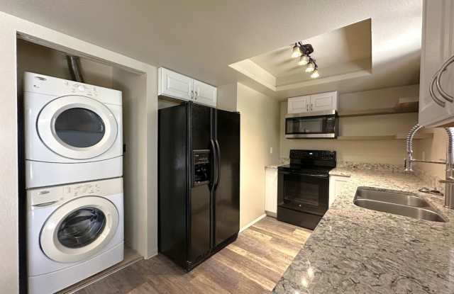 2 bedroom 1.5 bathroom townhouse in the HEART of University Place photos photos
