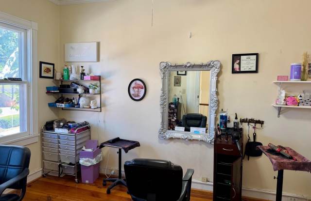 209 BOSCAWEN Street E Gallery 3