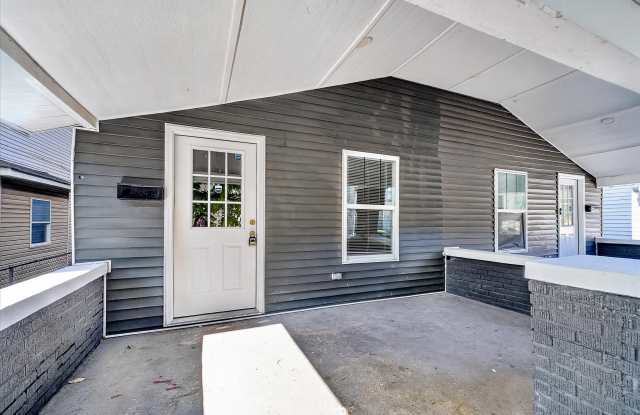 2826 North Park Avenue Gallery 3