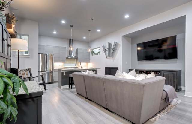 1621 King Street - 3 photos photos