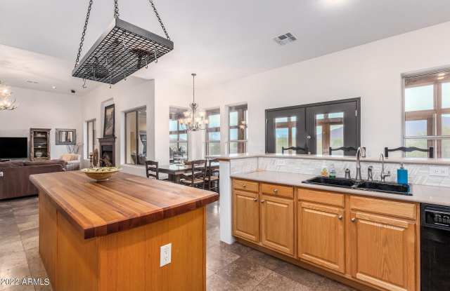 5872 E RED DOG Drive Gallery 4