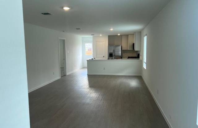 3916 Superior Place Gallery 4