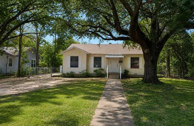Newly Renovated 2 Bedroom 1 Bath Gallery 1