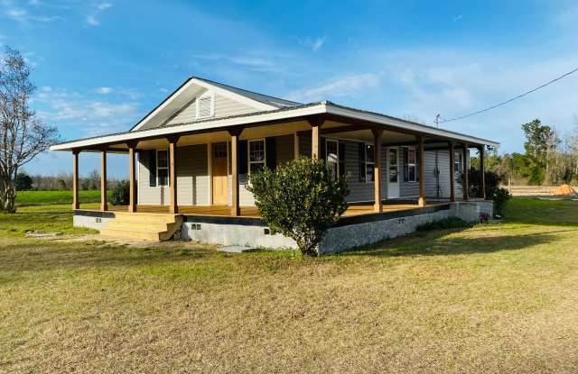 Amazing property! Dreamy wraparound porch! Immaculate  Completely Updated! 3 Bedrooms/2 Baths! photos photos