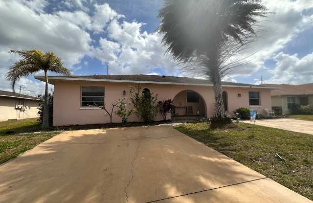 Charming 2-Bedroom, 2-Bathroom Duplex for Rent! photos photos Charming 2-Bedroom, 2-Bathroom Duplex for Rent! photos photos