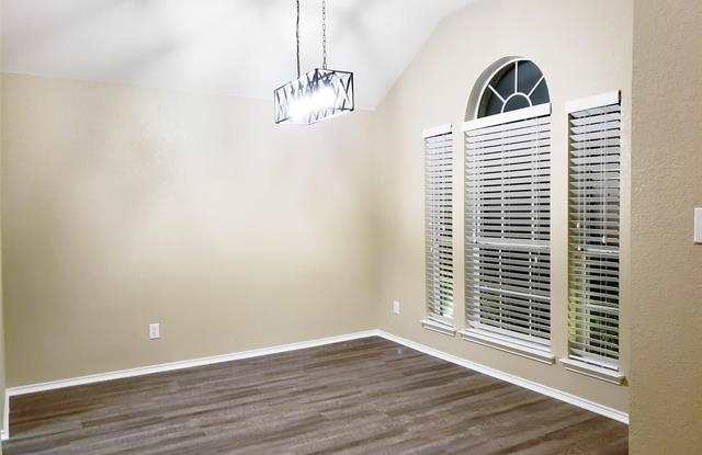 4427 Emerald Leaf Drive Gallery 3