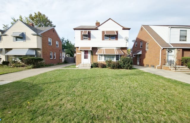 13677 Cedar Rd - 13677 Cedar Road, University Heights, OH 44118