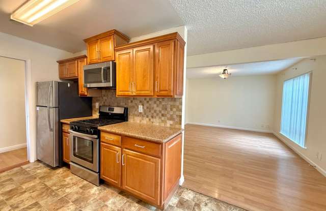 $3,490 / Stunning 4BR/3BA Family Home in Union City Gallery 4