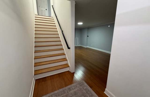 Charming Three-Story Townhome Gallery 4
