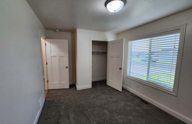 3894 E Chalet Dr Gallery 4