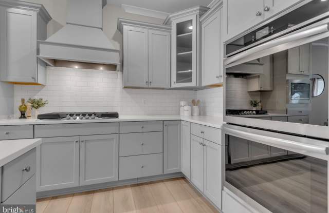 10722 GREAT LAKES Place Gallery 4