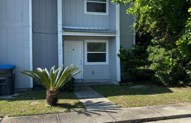 2706 E 17th St - 2706 East 17th Street, Cedar Grove, FL 32405