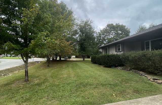 NEW LISTING 3 Bedroom, 2 Bath Home in Rockaway Beach, MO Gallery 3