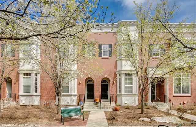 Beautiful 2 Bed Central Park townhome on a private courtyard. 2 Primary Suites! - 8935 East 29th Place, Denver, CO 80238