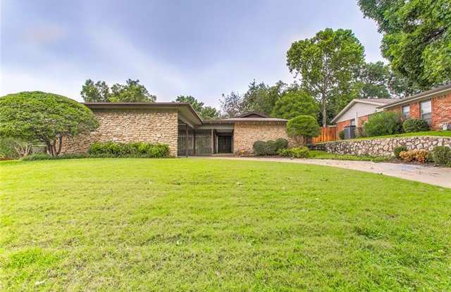 5216 Blueridge Court Gallery 2