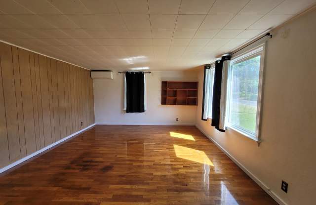 Charming 2 bed 1 bath photos photos