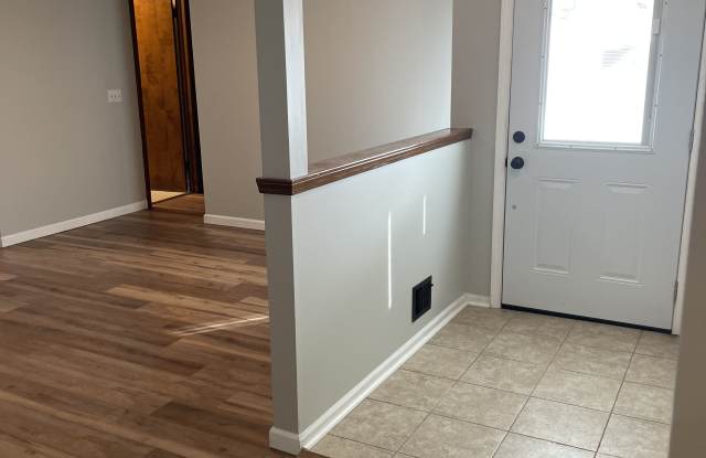 1225 Sandhill Drive Gallery 2