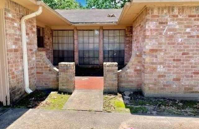 2702 Foliage Green Dr Gallery 3