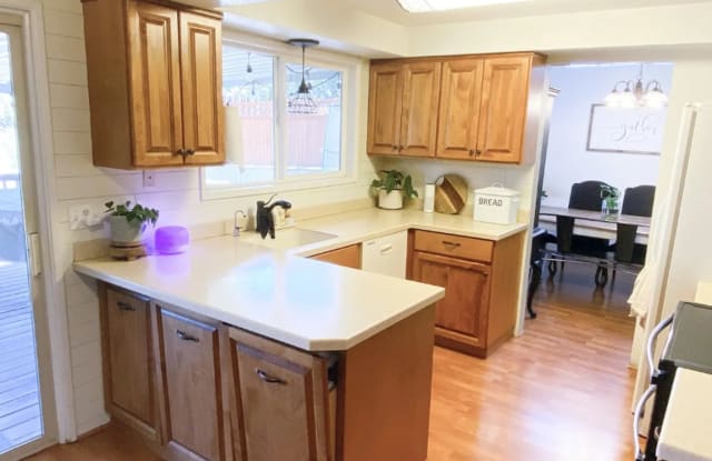 153 Beech St - 153 Beech Street, Green, OR 97471